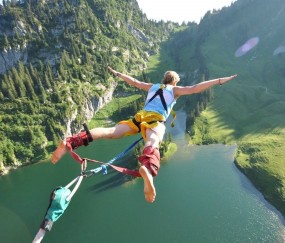 开云体育视频直播-逆转与爆发，湖人绝地反击，恩比德数据风暴席卷联盟