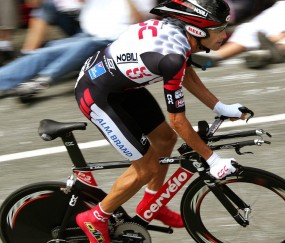 开云体育直播-药厂生死战绝境逢生，姆巴佩一剑封喉定乾坤