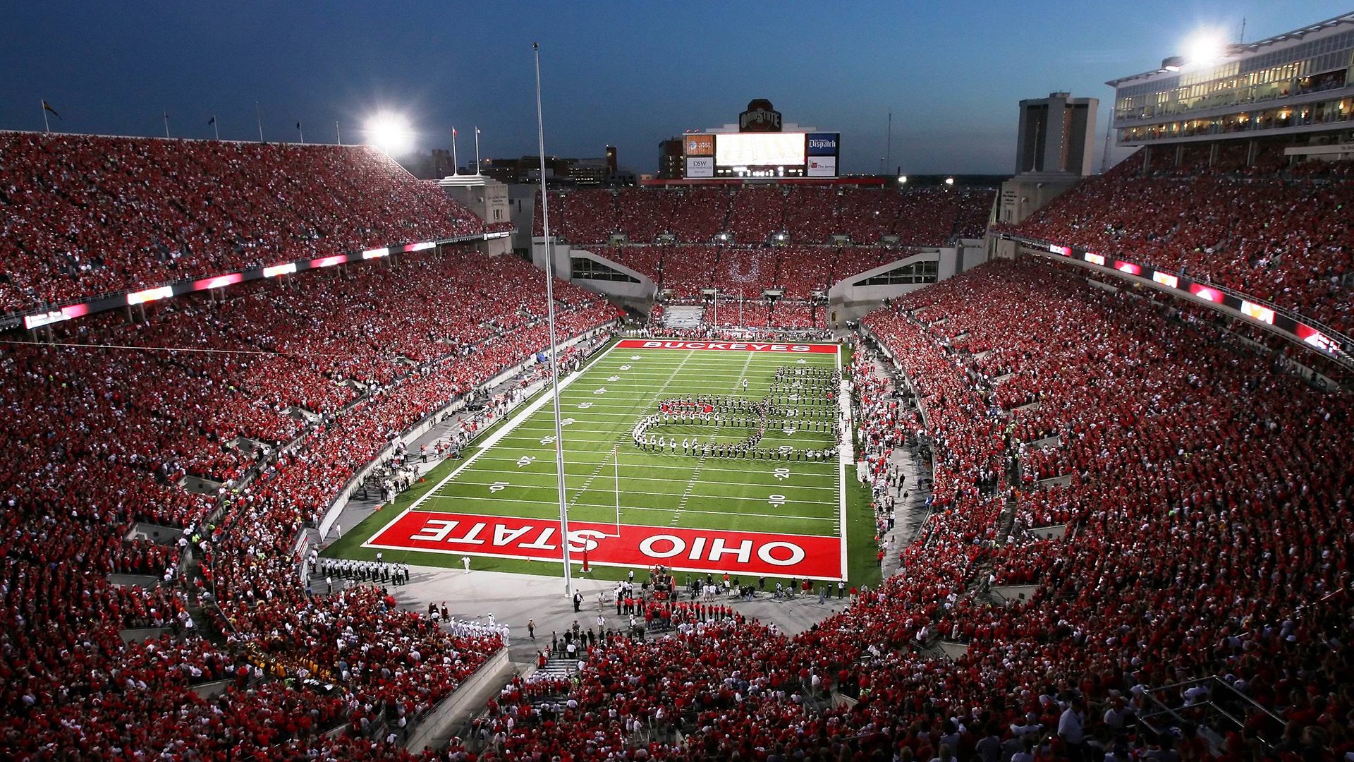 库里终场绝杀黄蜂,压哨三分击碎绿军